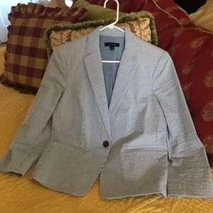 EUC Ann Taylor pinstripe blazer. Size 10
